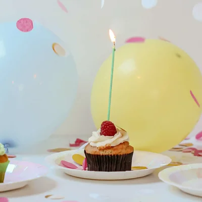 Geburtstagsgeschenke für Mitarbeiter: Steuerfreie Gutscheine verschenken