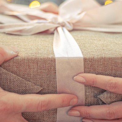 Geschenke steuerlich absetzen ohne § 37b EStG: Praxisleitfaden für Unternehmen